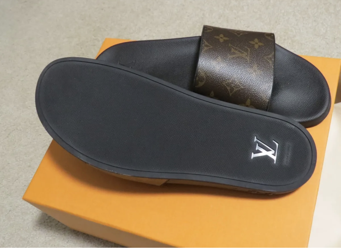 LOUIS VUITTON  WATERFRONT MULES, SANDALS